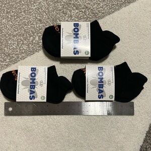 4 Pairs Bombas black ankle socks size XS